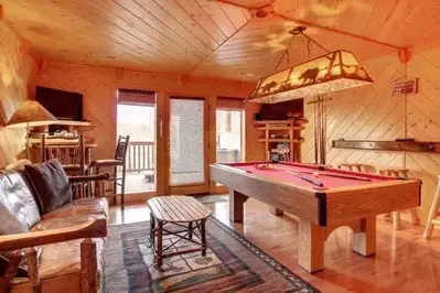 The game room of the Appalachian Adventure cabin in Gatlinburg TN.