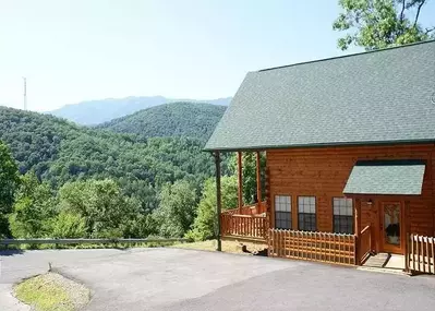 Bear_Crazy_one_of_our_cabins_in_the_Great_Smoky_Mountains