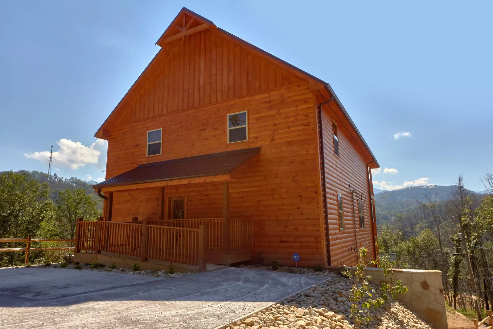 MOUNTAIN VIEW POOL LODGE