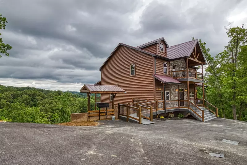 SMOKY MOUNTAIN PLUNGE