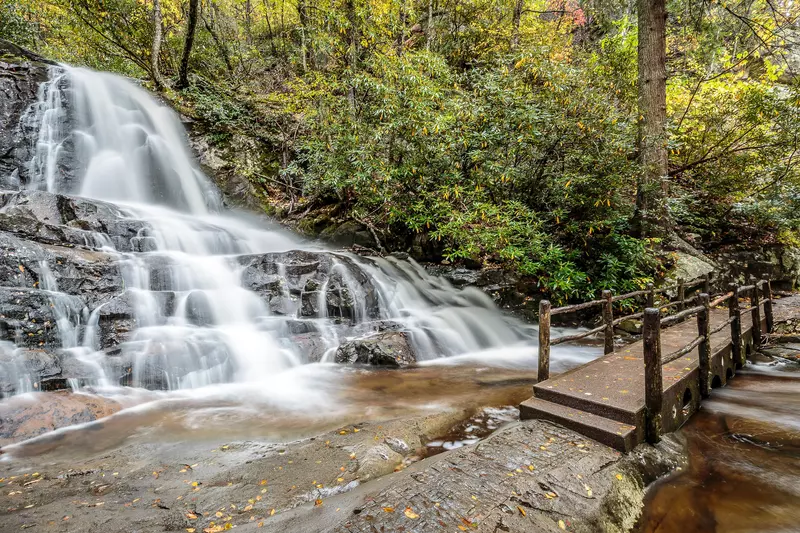 TOPSIDE MOUNTAIN SPLASH